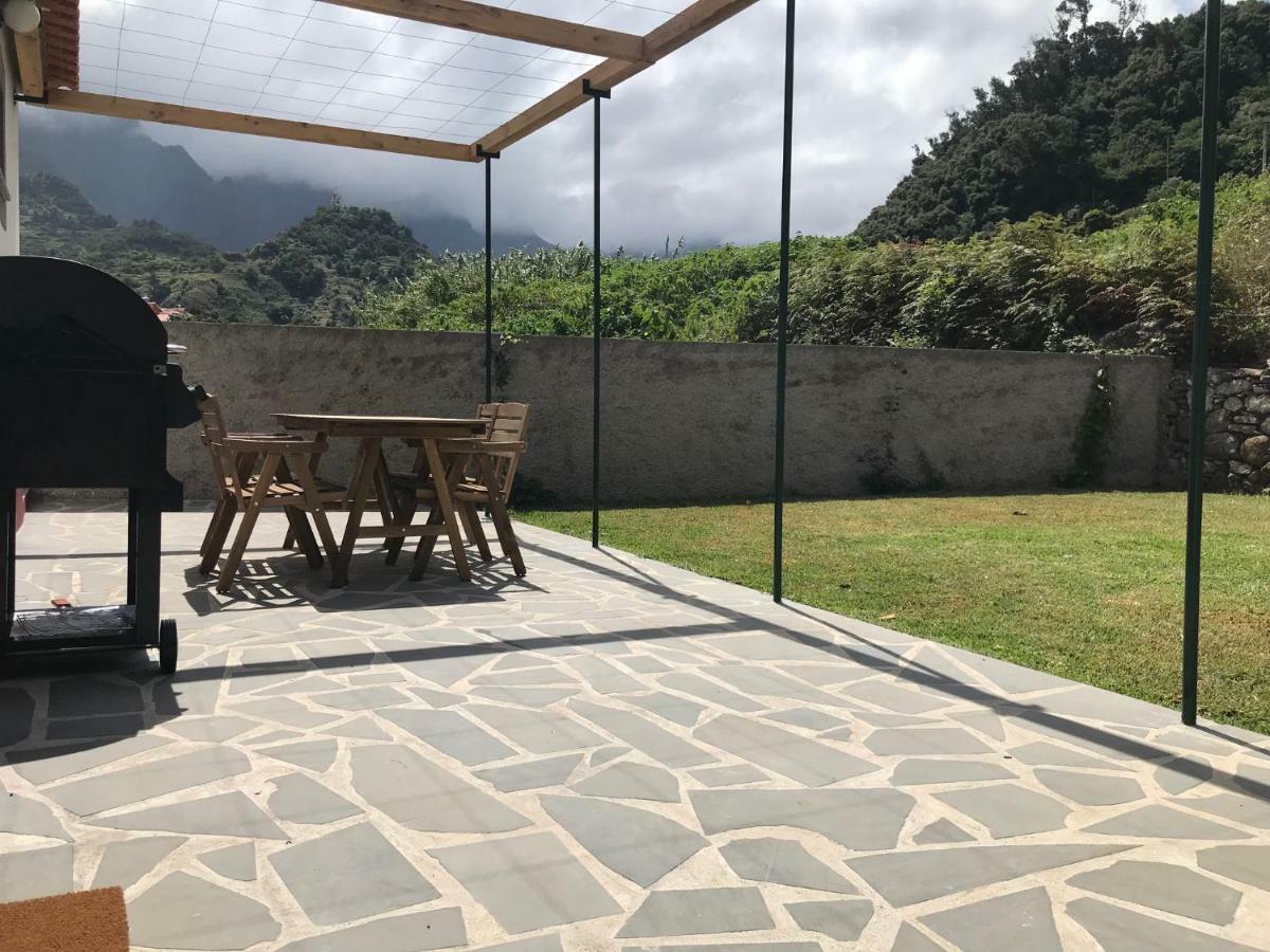 Casa Oliveira Esmeraldo - Guest Houses São Vicente Pokoj fotografie